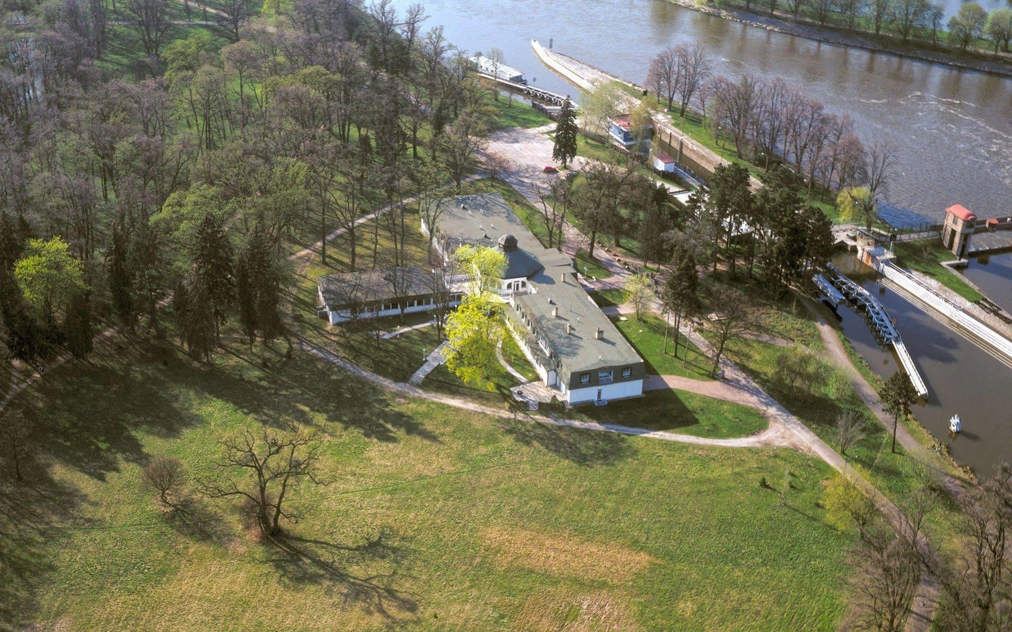 Hotel Ostrov Nymburk Exterior foto